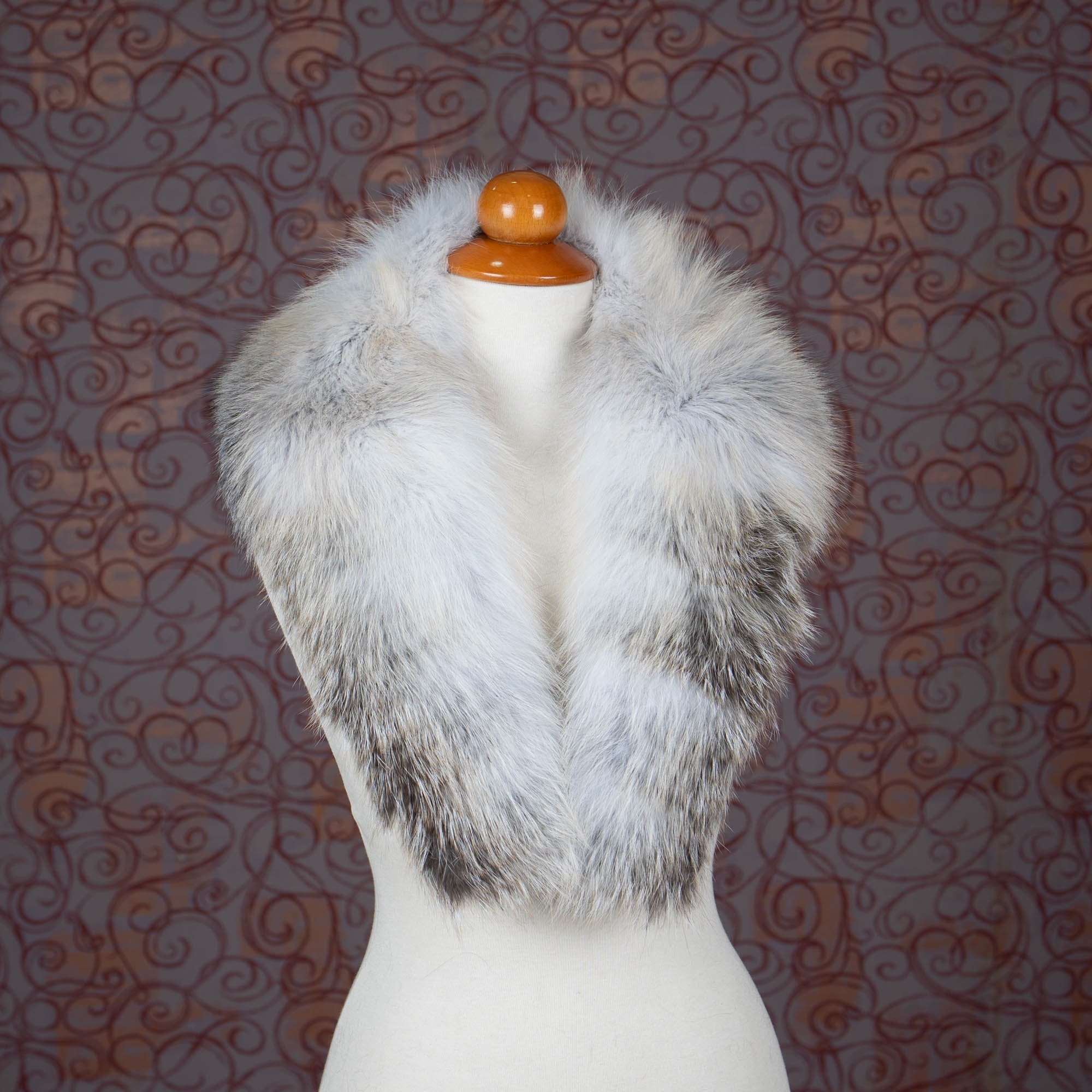 Fox fur collar in silver-white shades