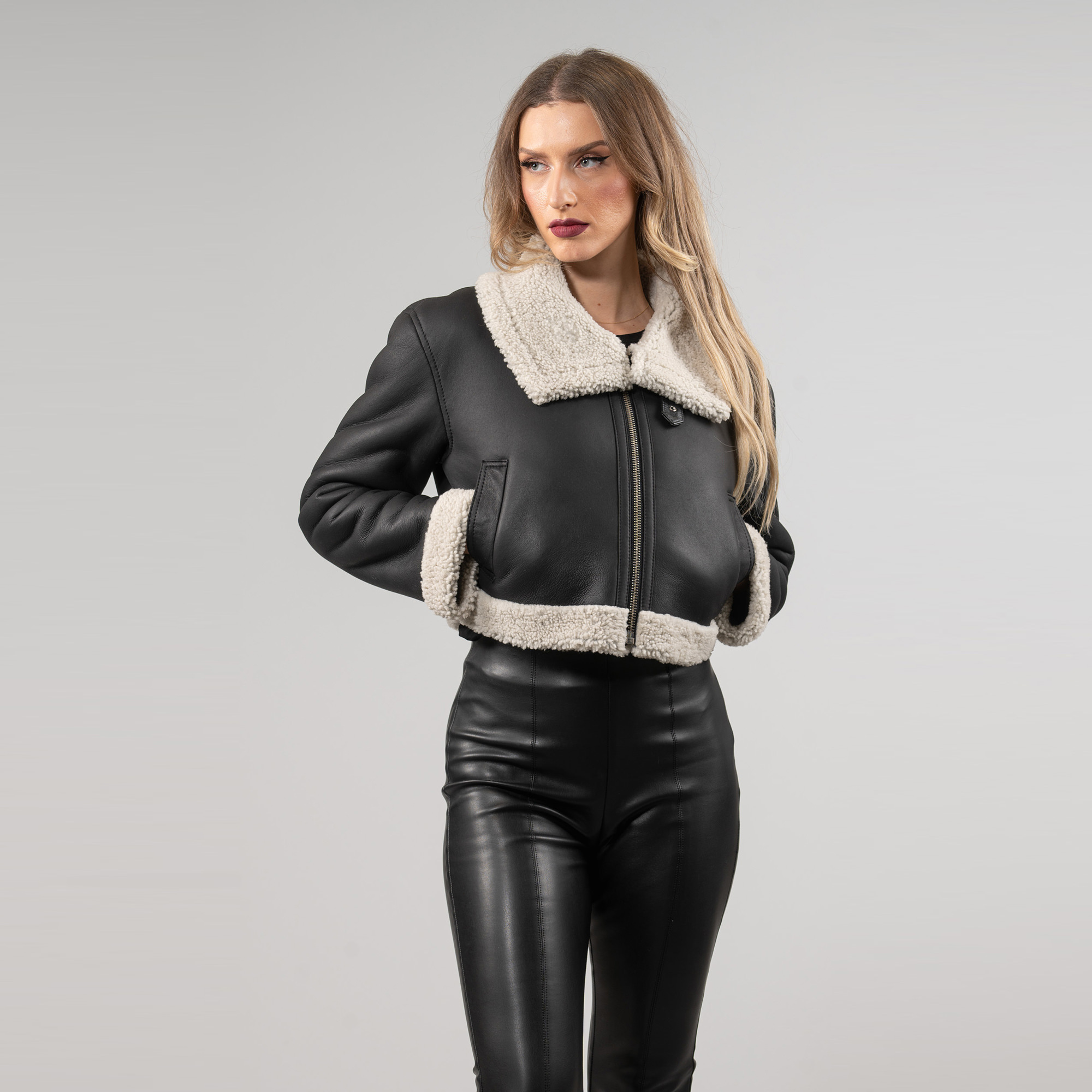 Sheepskin jacket with a collar in black color