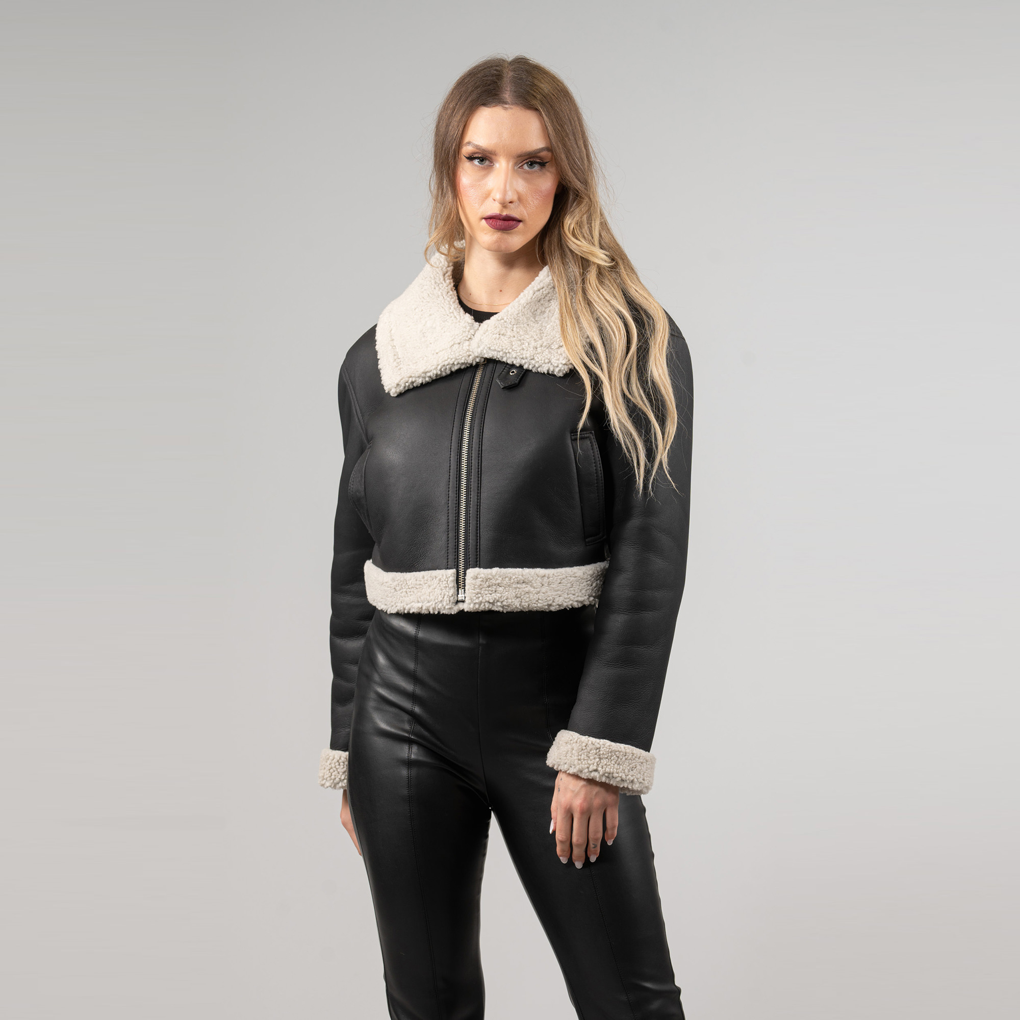 Sheepskin jacket with a collar in black color